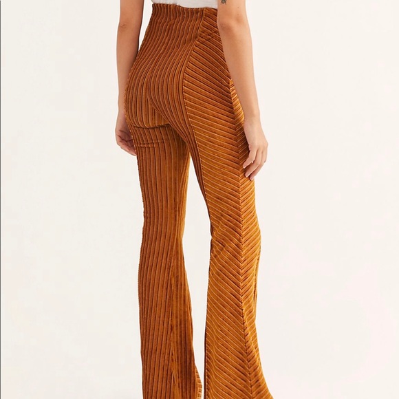 Free People NWT Slim Pull-On Velvet Golden Rod Flare Belled Pants NEW Free People NWT Slim Pull-On Velvet Golden Rod Flare Belled Pants NEW